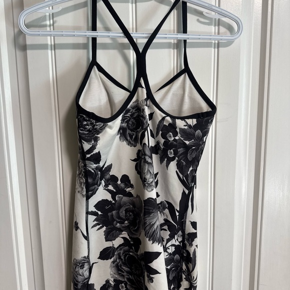 Lululemon Black and White Flow Y Floral Tank Top - Picture 2 of 2